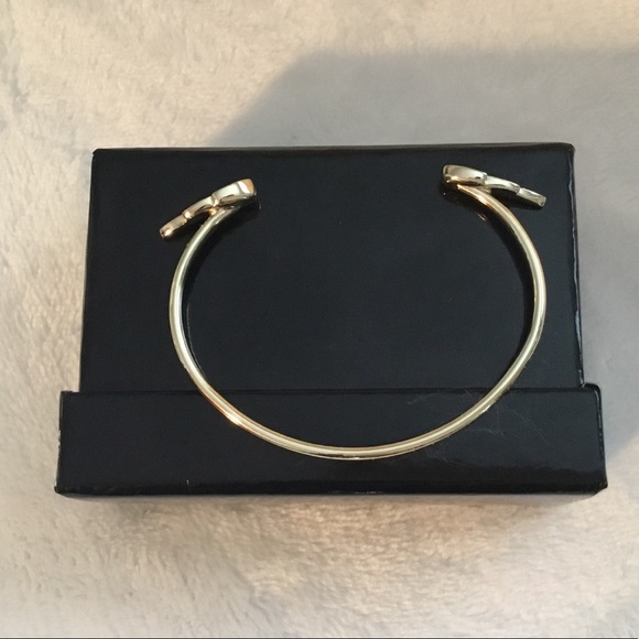 🖤 VICTORIA’S SECRET ANGEL WING BANGLE BRACELET 🖤 - Picture 3 of 4